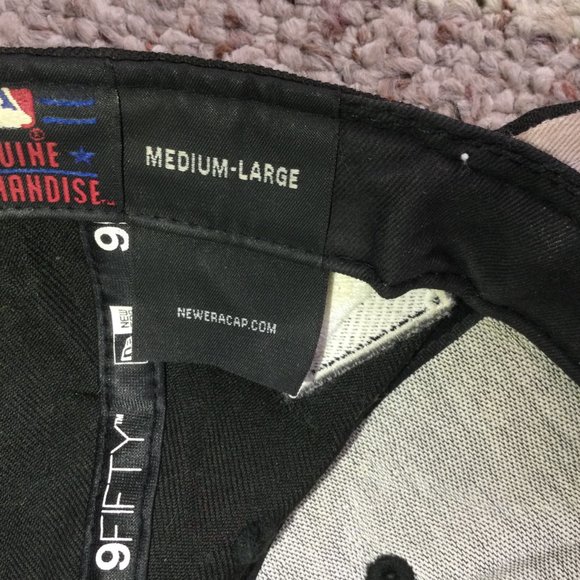 MLB  NEW ERA-GENUINE MERCHANDISE Chicago White Sox Fitted Hat/Cap MED-LARGE - Picture 4 of 6